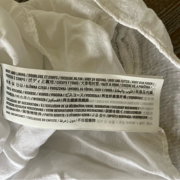 EUC Abercrombie & Fitch Elegant Ruffle Sleeves White Women's Top (Small) Lined - Picture 9 of 9